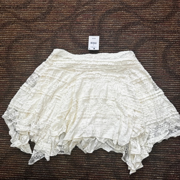 Cotton On Dresses & Skirts - COTTON ON Eden Hanky Hem Mini Skirt
Colour: Coconut size: S
